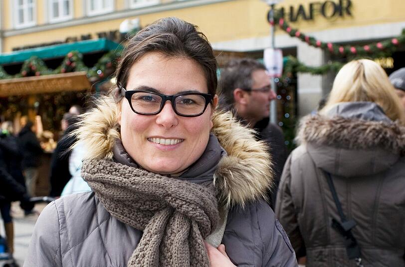 Carola Czech (34) aus der Ludwigsvorstadt will gut vertreten werden: &bdquo;Ich versuche immer, Leute zu wählen, die mir ähnlich sind, etwa vom Alter oder vom Beruf her. In welcher Partei die Politiker sind, ist mir zwar nicht egal, danach gehe ich letztlich aber nicht so sehr.