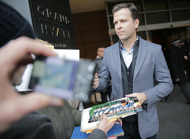 Oliver Bierhoff findet, dass das Frühstücksbuffet für Spieler früher größer war.