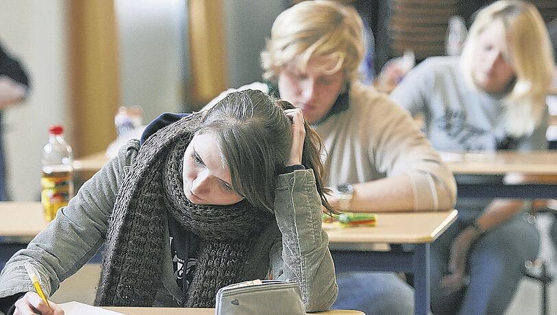 Ausgeschlafenes Schulkonzept: Im Rathaus gibt es Überlegungen, die Schule statt um 8 künftig um 8.45 Uhr beginnen zu lassen. Ausgeschlafenes Schulkonzept: Im Rathaus gibt es Überlegungen, die Schule statt um 8 künftig um 8.45 Uhr beginnen zu lassen.