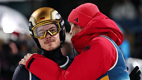 Einzel-Olympiasieger Philipp Raimund (l) und Andreas Wellinger (r) geh&ouml;ren zum deutschen Super-Team-Aufgebot.