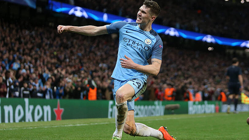 John Stones feiert seinen Treffer zum 4:3 für Manchester City.