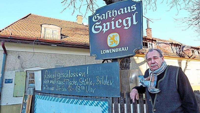 Wirt Kurt Mutzhas muss sein Moosacher "Gasthaus Spiegl" schließen.