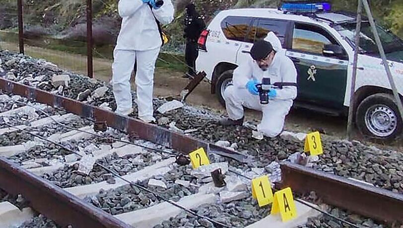 Ein vorl&auml;ufiger Untersuchungsbruch sieht den Bruch einer Schiene als wahrscheinliche Ursache der Katastrophe.