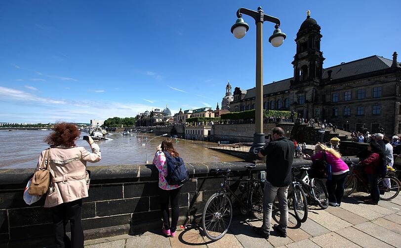 Aktuelle Fotos zum Hochwasser in Dresden: Bilder von der FLut