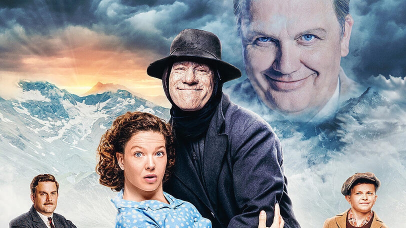 Michal Bully Herbig (Mitte) geht im neuen Film als verliebter Boandlkramer einen Deal mit dem Teufel, gespielt von Hape Kerkeling (oben), ein.