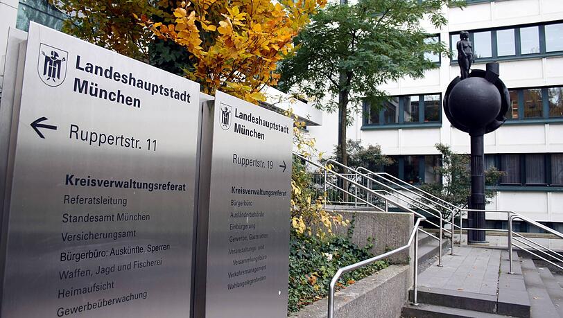 Das Münchner Kreisverwaltungsreferat in der Ruppertstraße - mit Standesamt, Versicherungsamt, Gewerbeaufsicht und Bürgerbüro. (Archivbild)