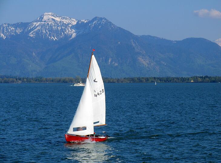 Eine Panzerfaust aus dem Zweiten Weltkrieg hat die Wasserschutzpolizei im oberbayerischen Prien aus dem Chiemsee geborgen. (Symbolbild)