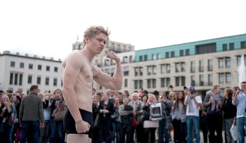 Mathias Schweighöfer versteigerte seine Unterhose.