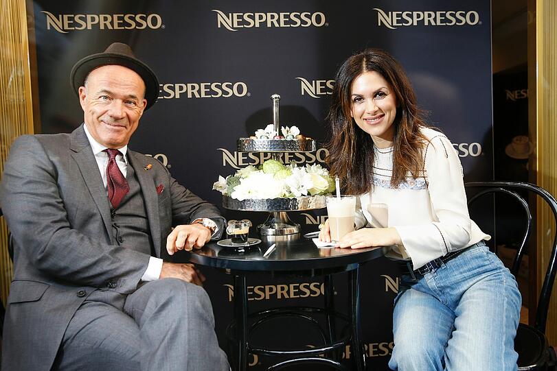 Viktoria und Heiner Lauterbach im Nespresso Pop-Up-Café in der Theatinerstraße.