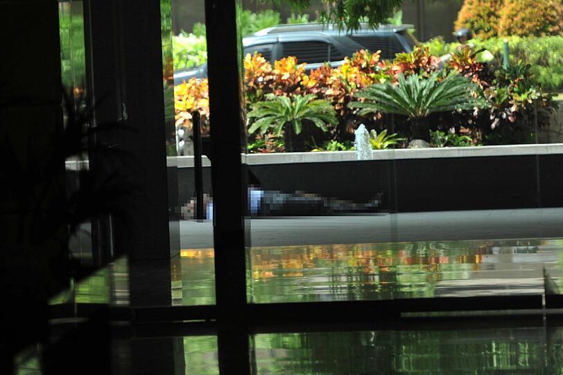 Terroranschlag in Indonesien: Bei einem Bombenanschlag und einer Schießerei in Jakarta sind mindestens sieben Menschen getötet worden.