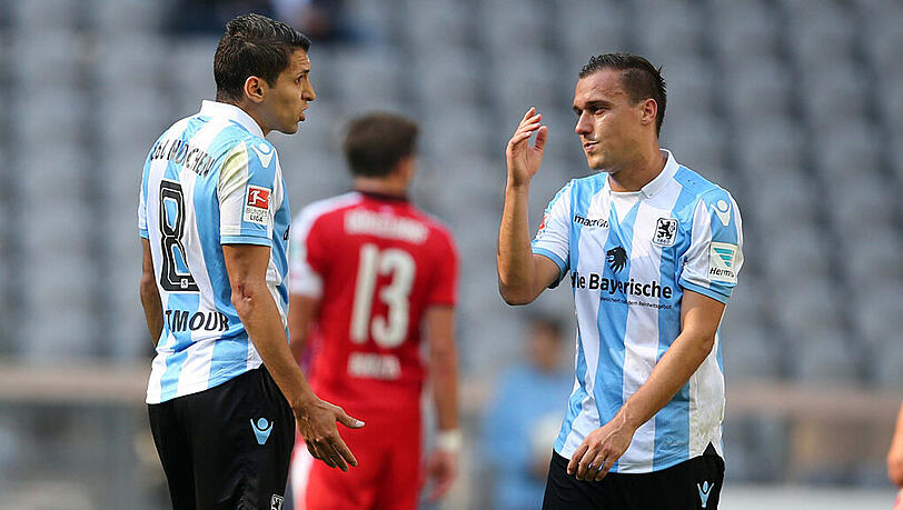 Ratlos, sieglos, punktlos: Die Löwen-Spieler Karim Matmour und Michael Liendl im Spiel des TSV 1860 München gegen Fortuna Düsseldorf. Ratlos, sieglos, punktlos: Die Löwen-Spieler Karim Matmour und Michael Liendl im Spiel des TSV 1860 München gegen Fortuna Düsseldorf.
