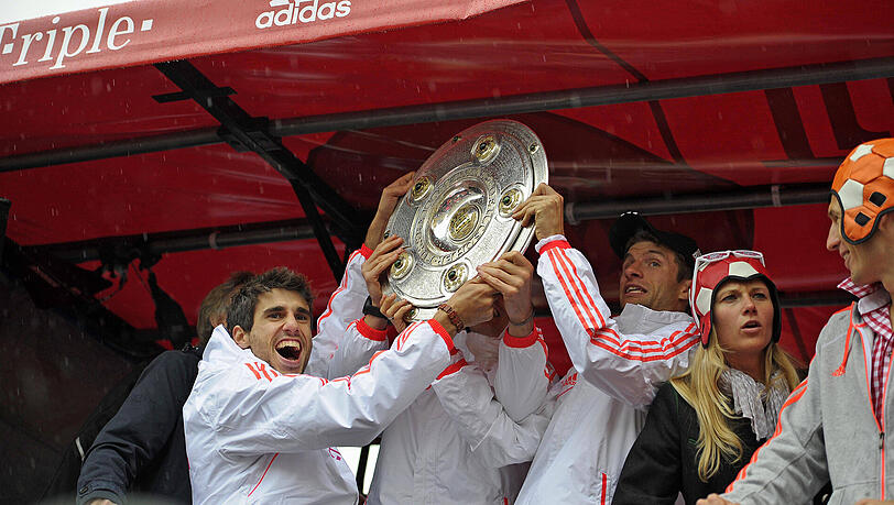So war's im Juni 2013: Triple-Sieger FC Bayern fährt erst im Bus zum Rathausbalkon und lasst sich dort feiern. So war's im Juni 2013: Triple-Sieger FC Bayern fährt erst im Bus zum Rathausbalkon und lasst sich dort feiern.