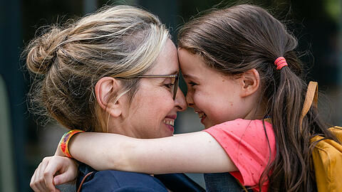 Diese Mutterliebe ist auch gespeist aus Eifersucht und Überprotektionismus: Isabelle (Julie Delpy) mit Zoe (Sophie Ally).