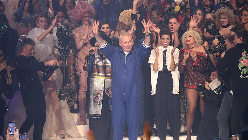 Jean Paul Gaultier verabschiedete sich in Paris vom Laufsteg Jean Paul Gaultier verabschiedete sich in Paris vom Laufsteg