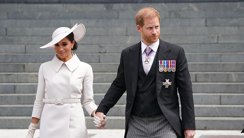 Meghan und Harry nahmen an der Dankesmesse für Queen Elizabeth teil.
