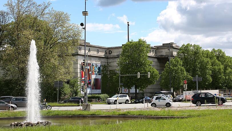 Eine neue Ausstellung im Haus der Kunst zeigt Gegenst&auml;nde aus der Nachbarschaft.