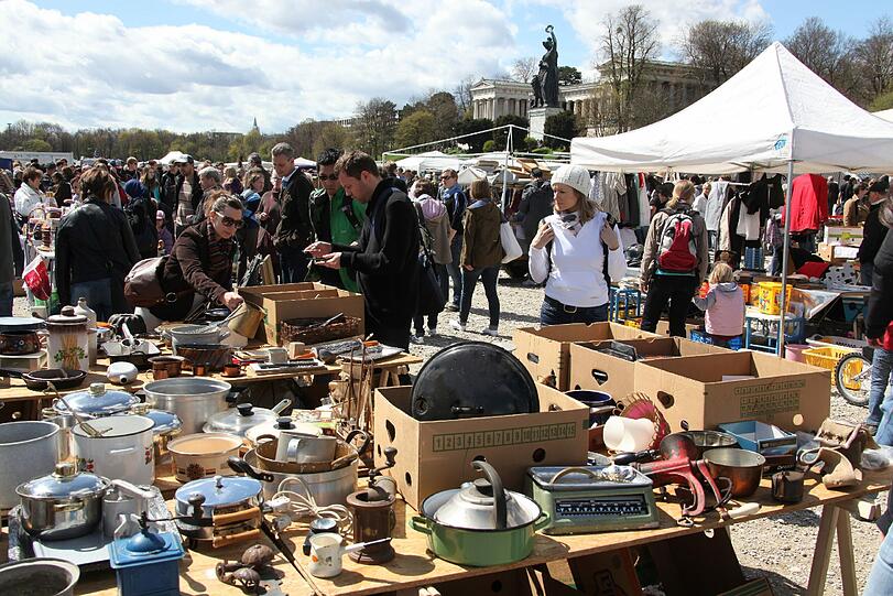 Antikes, Nützliches, Ramsch: Beim größten Flohmarkt Münchens kommen Sammler genauso auf ihre Kosten wie Trödel-Laien. Die besten Bilder von der Theresienwiese.