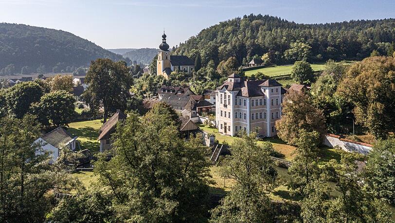 Imposant! Dieses Schloss sucht einen neuen Besitzer. Imposant! Dieses Schloss sucht einen neuen Besitzer.