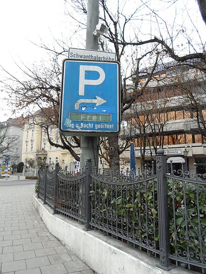 Ersehnte Parkflächen sind nun auf der Schwanthalerhöhe für die Anwohner freigeworden. Wie die ehemaligen Verkaufsflächen jetzt aussehen, sehen Sie hier.