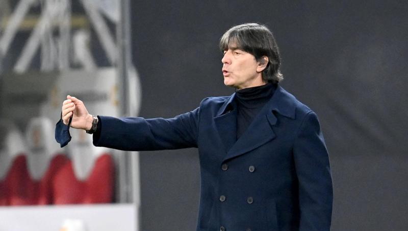 Hat mit dem DFB-Team die Ukraine vor der Brust: Bundestrainer Joachim Löw.