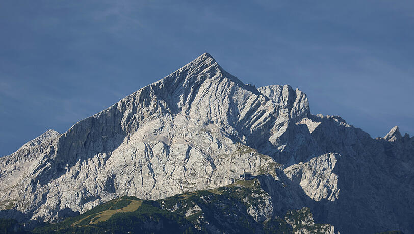 Norbert J. (86) wollte auf die Alpspitze bei Garmisch-Partenkirchen. Doch die Tour ist zu einem mehrtägigen Vermisstenfall geworden.