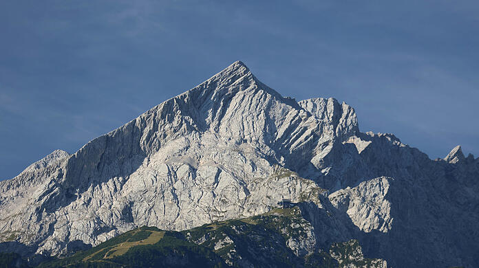 Norbert J. (86) wollte auf die Alpspitze bei Garmisch-Partenkirchen. Doch die Tour ist zu einem mehrtägigen Vermisstenfall geworden.