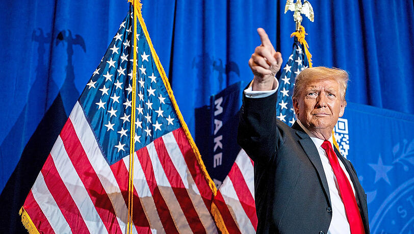 Donald Trump nach seinem Sieg in Iowa. Aktuell deutet nur wenig darauf hin, dass sich sein Wiedereinzug ins Weiße Haus verhindern lässt.