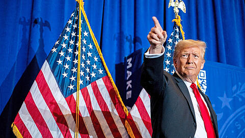 Donald Trump nach seinem Sieg in Iowa. Aktuell deutet nur wenig darauf hin, dass sich sein Wiedereinzug ins Weiße Haus verhindern lässt.