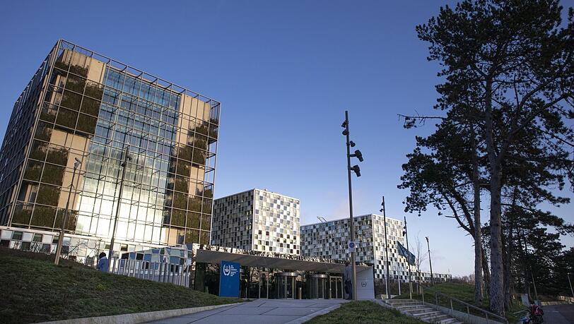 Glitzernde Glasfassaden, düstere Themen: der Internationale Strafgerichtshof in Den Haag. Glitzernde Glasfassaden, düstere Themen: der Internationale Strafgerichtshof in Den Haag.