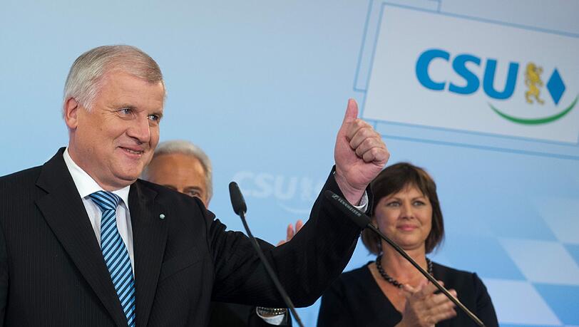 Die CSU jubelt - und bangt. Die CSU jubelt - und bangt.