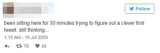 Der erste Tweet hat diesen Star ganz besonders lange beschäftigt: "Ich sitze jetzt schon seit 30 Minuten hier und denke über einen witzigen Tweet nach. Bin immernoch am überlegen..." Wer sich hier wohl so das Hirn zermartert hat?