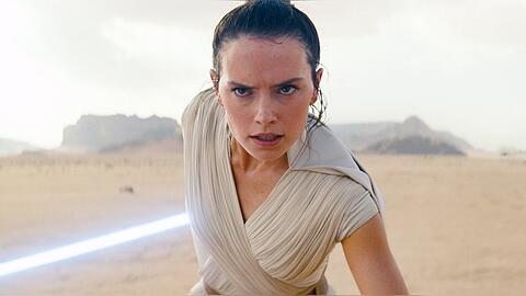 Daisy Ridley in ihrer Paraderolle als Rey.