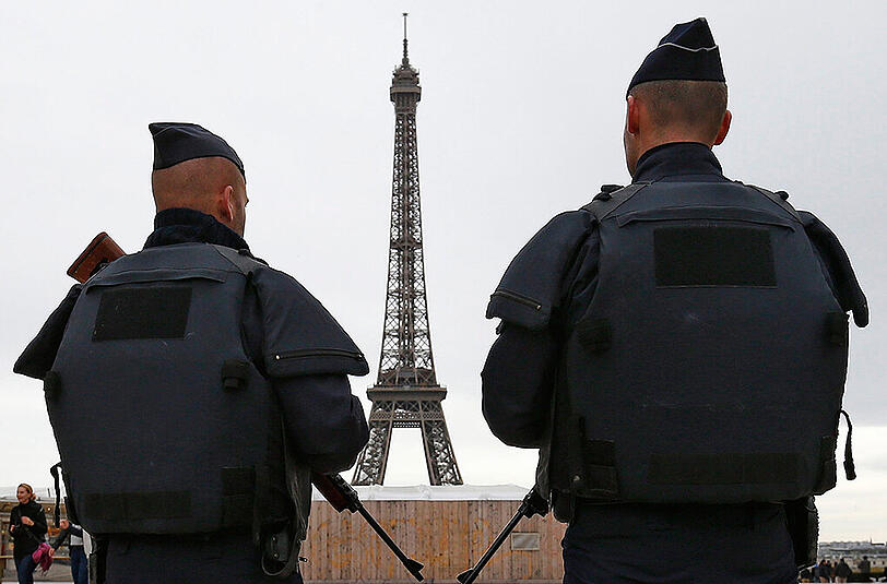 Die Sicherheitsvorkehrungen bei der EM in Frankreich werden hoch sein. Ein BKA-Bericht bringt jetzt neue Anschlagsziele ins Spiel.