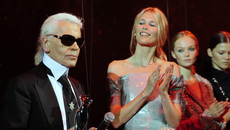 Karl Lagerfeld nach der Verleihung des "Elle Fashion Star" 2008, Claudia Schiffer applaudiert. Karl Lagerfeld nach der Verleihung des "Elle Fashion Star" 2008, Claudia Schiffer applaudiert.