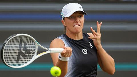 Polen Tennisstar Iga Swiatek hat in der Nacht Fieber bekommen.
