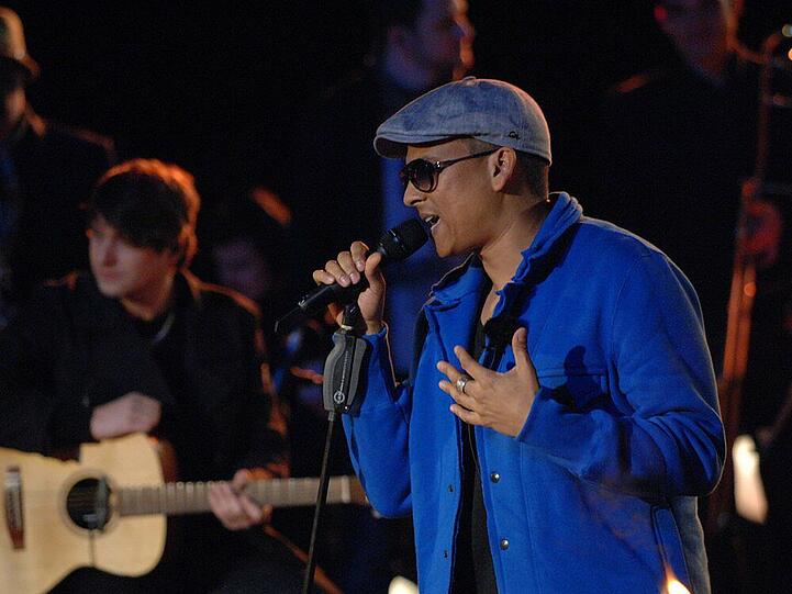 Xavier Naidoo performt einen Hit von Sasha