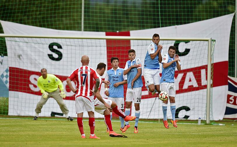 Gabor Kiraly ist auch in der neuen Saison die Nr.1 bei den Löwen.
