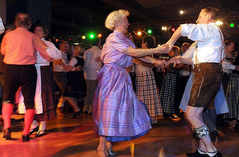 Wer lernen mag, wie bayerische Tänze funktionieren, kann sich&rsquo;s heute beim &bdquo;Münchner Tanzboden&ldquo; im Hofbräuhaus zeigen lassen.