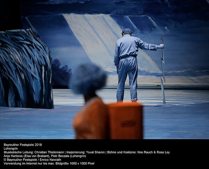 Wagners "Lohengrin" bei den Bayreuther Festspielen in der Ausstattung von Rosa Loy und Neo Rauch.