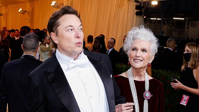 Mutter und Sohn bei der Met Gala in New York: Maye und Elon Musk.