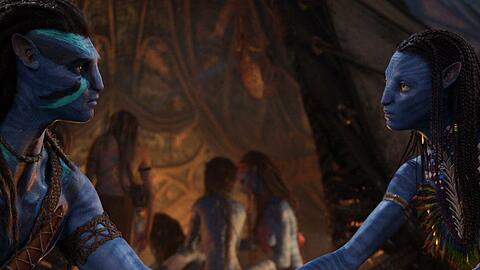 Sam Worthington als Jake Sully (l.) und Zoe Saldana als Neytiri in "Avatar: The Way of Water".