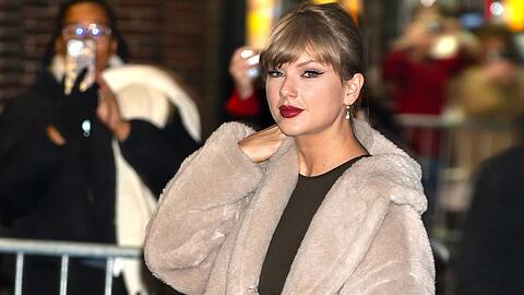 Taylor Swift zeigt sich an Weihnachten gro&szlig;z&uuml;gig.