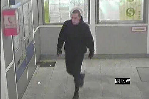 Die Polizei sucht nach dem Täter (Fahndungsfoto).