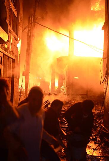 Bei dem Großbrand wurden mehrere Dutzend Menschen getötet.