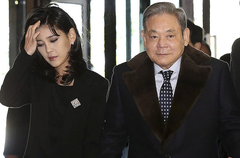 Die Schöne und das Phantom: Samsung-Boss Lee Kun-hee liegt seit 2014 im Krankenhaus, Tochter Boo-jin sorgt mit ihrer Scheidung für Wirbel.