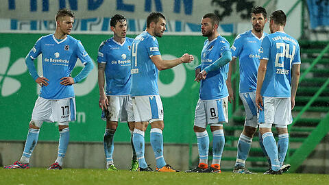 Der TSV 1860 im Fürther Regen und in Noten: Die Löwen in der Einzelkritik - die Fotostrecke.