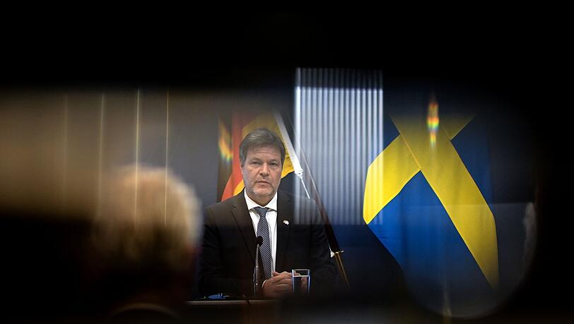 Wirtschaftsminister Robert Habeck bereitet mit seinem Schweden-Besuch auch seine Reise nach Washington vor.
