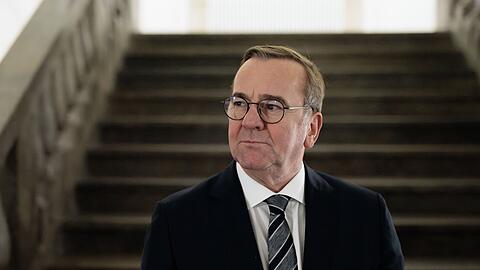 Mit den derzeitigen Umfragewerten für die SPD ist Pistorius nicht zufrieden - und macht Vorschläge.