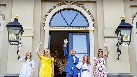 Die niederländische Königsfamilie zeigt sich bunt und fröhlich.