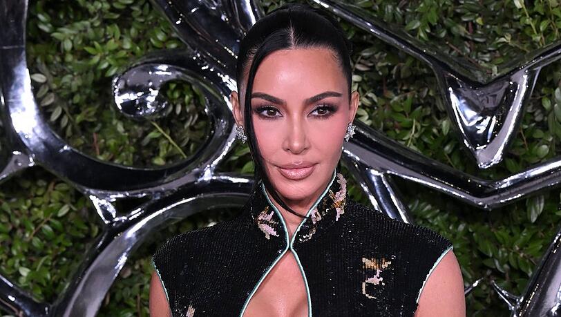 Kim Kardashian ist vierfache Mutter.